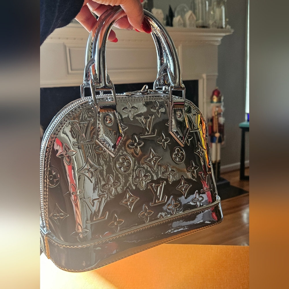 Louis Vuitton ALMA BB Silver Miroir New & Rare - Picture 5 of 16